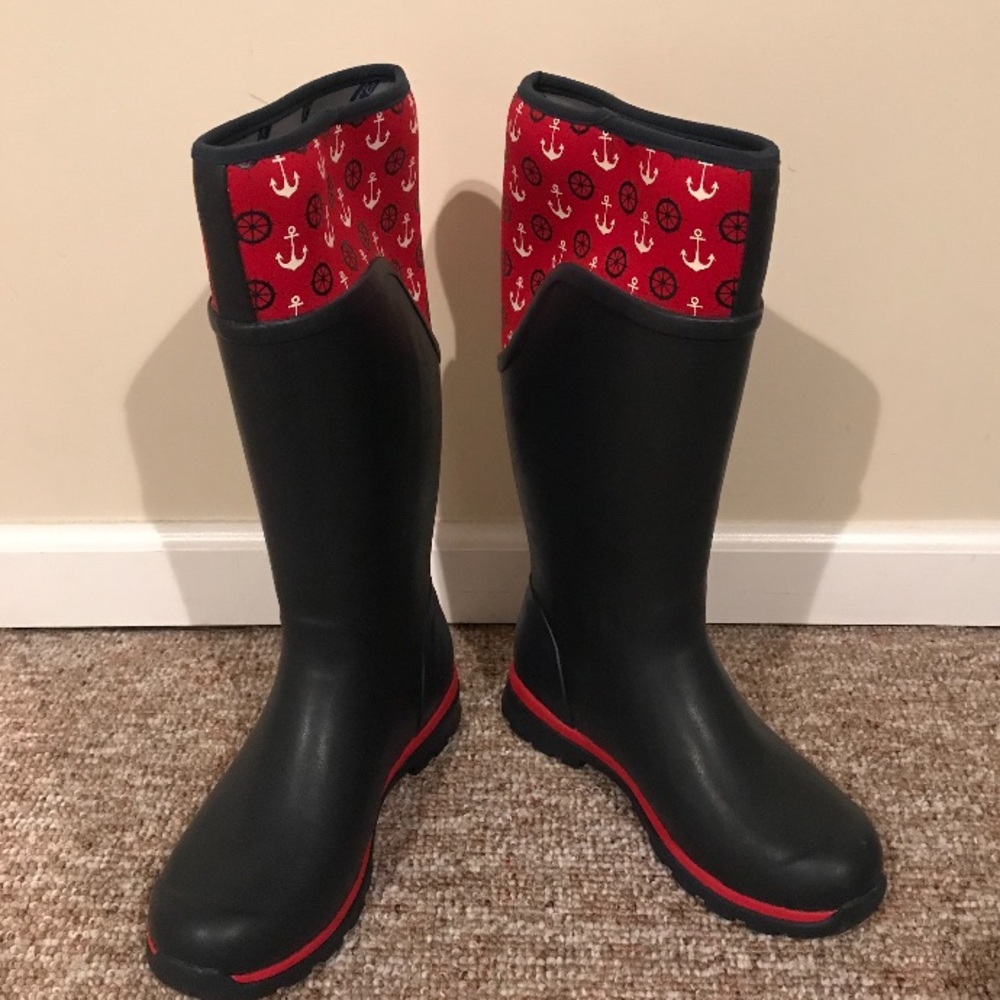 Muck Boots Women's Tall Rain Boot.  Women 9
